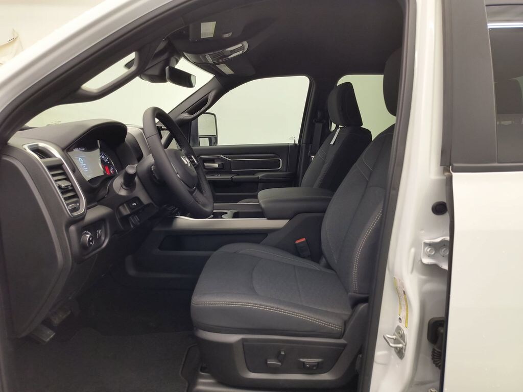 New 2025 Ram 2500 BIG HORN CREW CAB 4X4 6'4 BOX Pickup