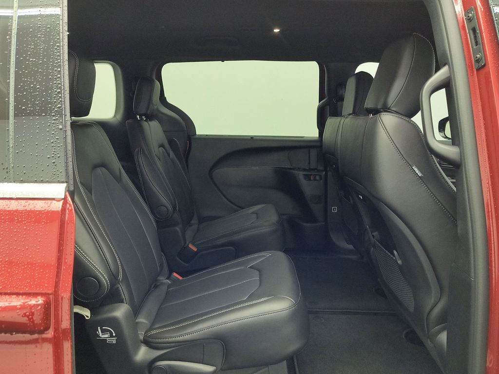 2026 Chrysler Pacifica Select - Photo 30
