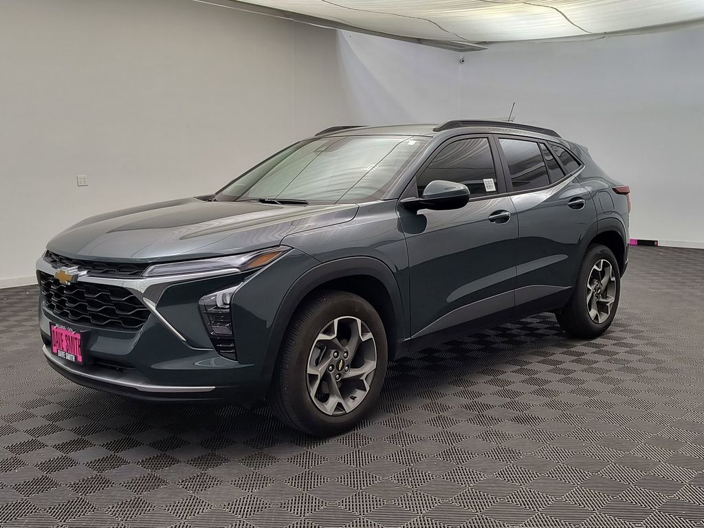 2025 Chevrolet Trax LT's photo