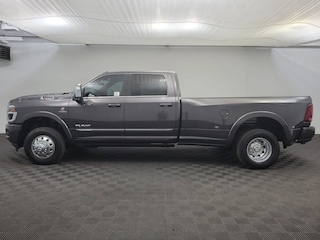 2025 Ram 3500 LIMITED CREW CAB 4X4 8' BOX Pickup