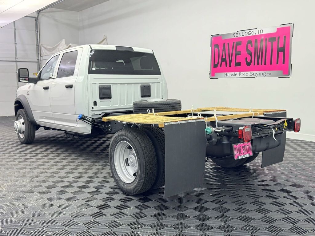 New 2025 Ram 5500 Chassis Cab 5500 TRADESMAN CHASSIS CREW CAB 4X4 60' CA Pickup