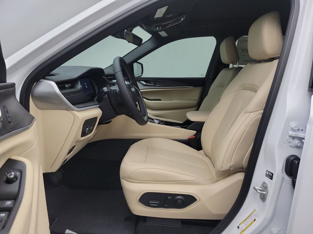 New 2025 Jeep Grand Cherokee LIMITED 4X4 Sport Utility