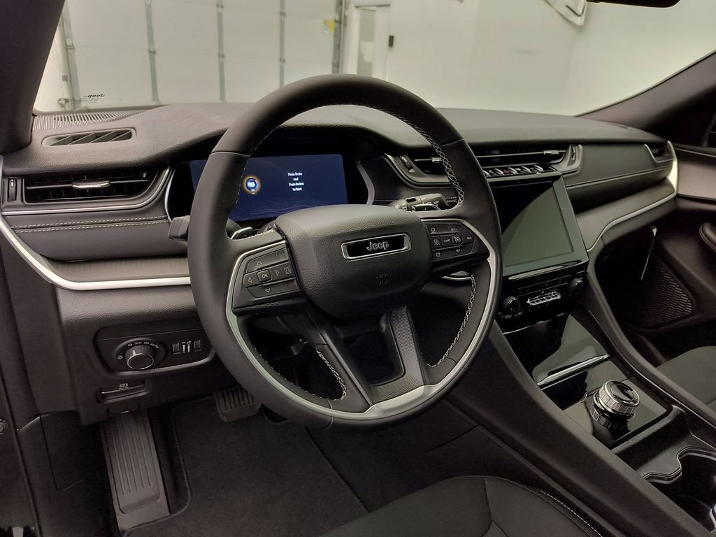 New 2026 Jeep Grand Cherokee L LAREDO X 4X4 Sport Utility