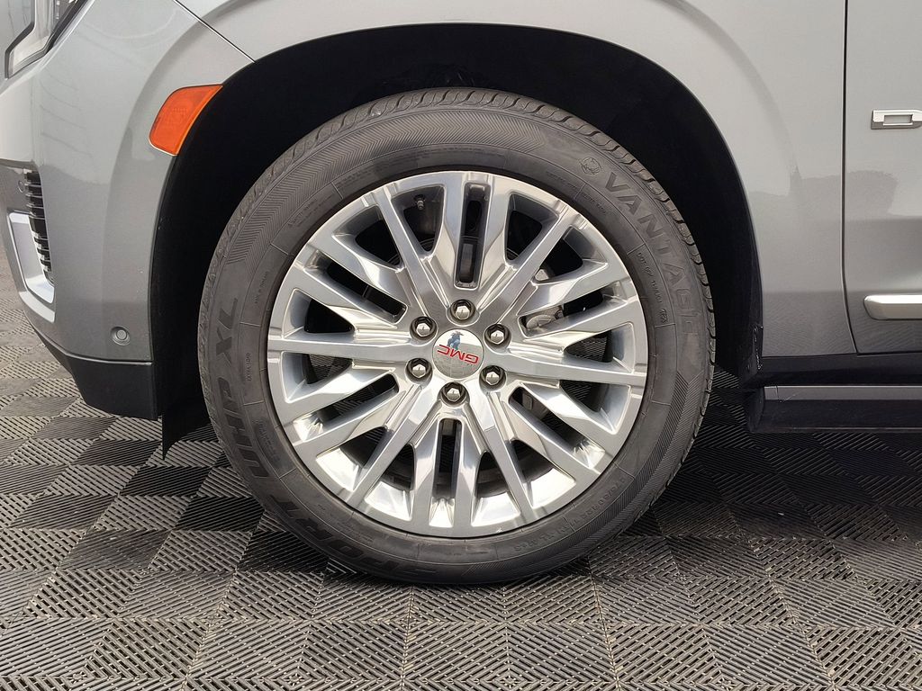2024 GMC Yukon XL Denali - Photo 10