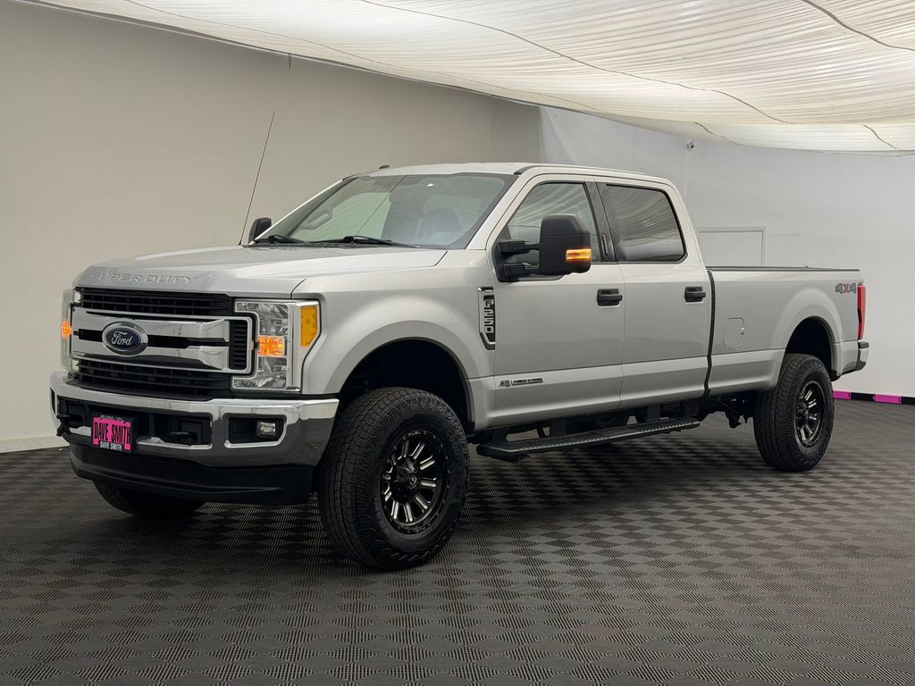 2017 Ford F-250 XLT 4x4 Crew Cab 8' Box's photo