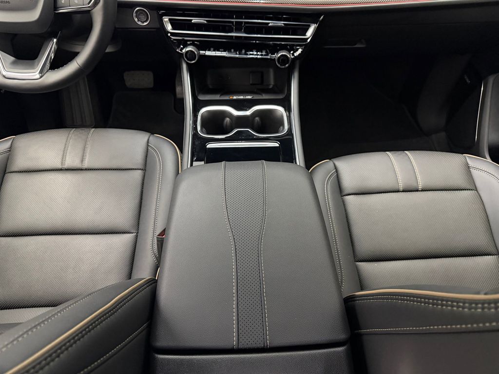 2025 Chevrolet Traverse High Country - Photo 22