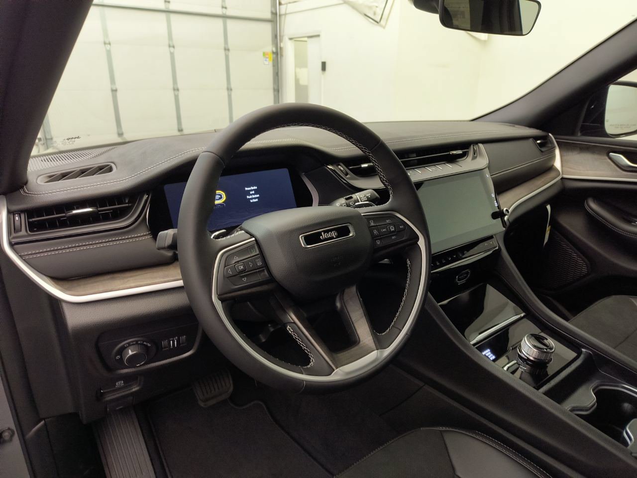 New 2027 Jeep Grand Cherokee 2 Row LAREDO 4X4 Sport Utility