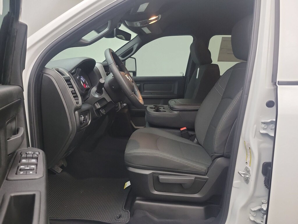 New 2026 Ram 3500 TRADESMAN CREW CAB 4X4 6'4 BOX Pickup