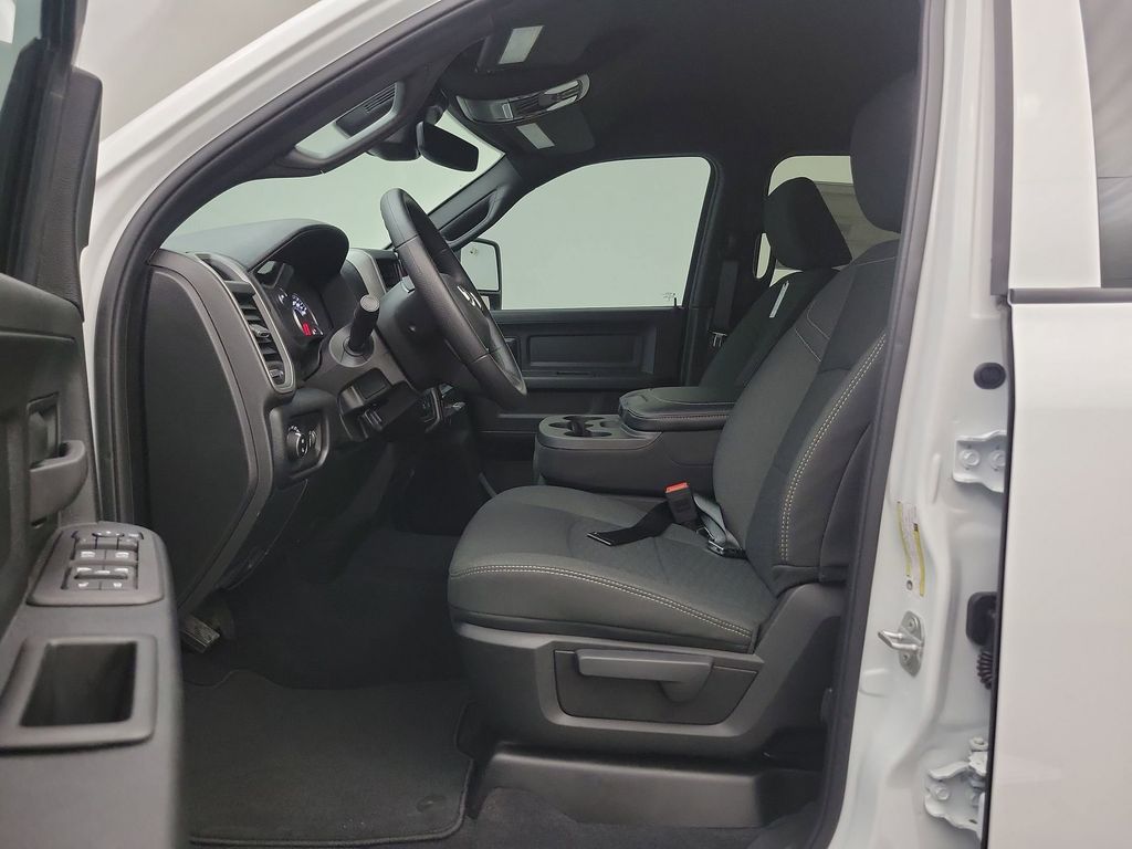 2026 Ram 2500 Tradesman photo 4