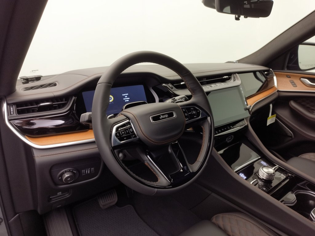 New 2027 Jeep Grand Cherokee SUMMIT 4X4 Sport Utility