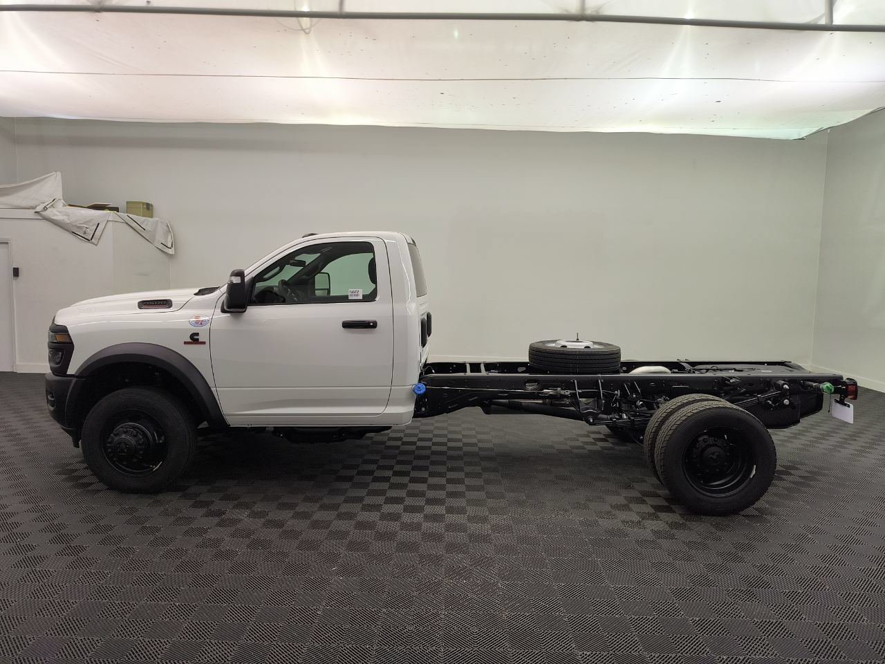 New 2027 Ram 4500 Chassis Cab TRADESMAN REGULAR 4X4 84' CA Pickup