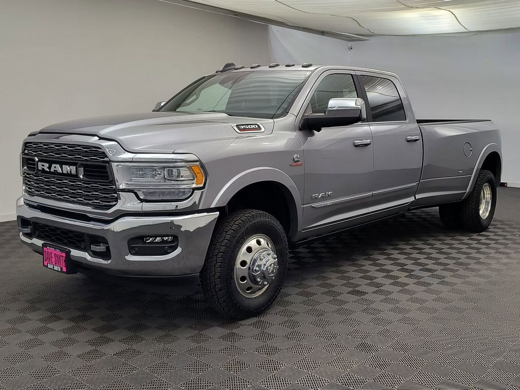 2022 RAM 3500 Limited 4X4 Crew Cab LWB's photo