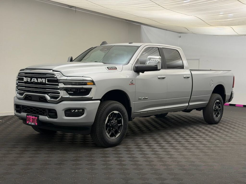 New 2026 Ram 3500 LARAMIE CREW CAB 4X4 8' BOX Pickup