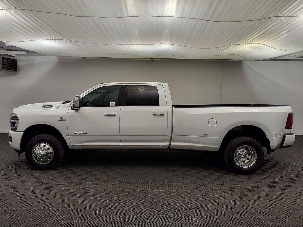 New 2026 Ram 3500 LARAMIE CREW CAB 4X4 8' BOX Pickup