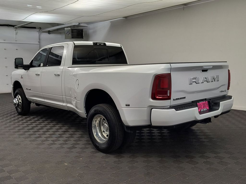 New 2026 Ram 3500 LARAMIE CREW CAB 4X4 8' BOX Pickup