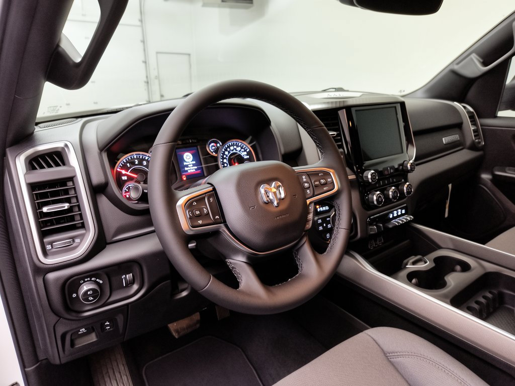 New 2027 Ram 1500 BIG HORN CREW CAB 4X4 6'4 BOX Pickup