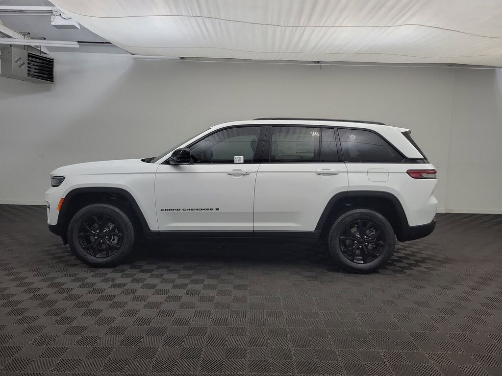 New 2025 Jeep Grand Cherokee ALTITUDE X 4X4 Sport Utility