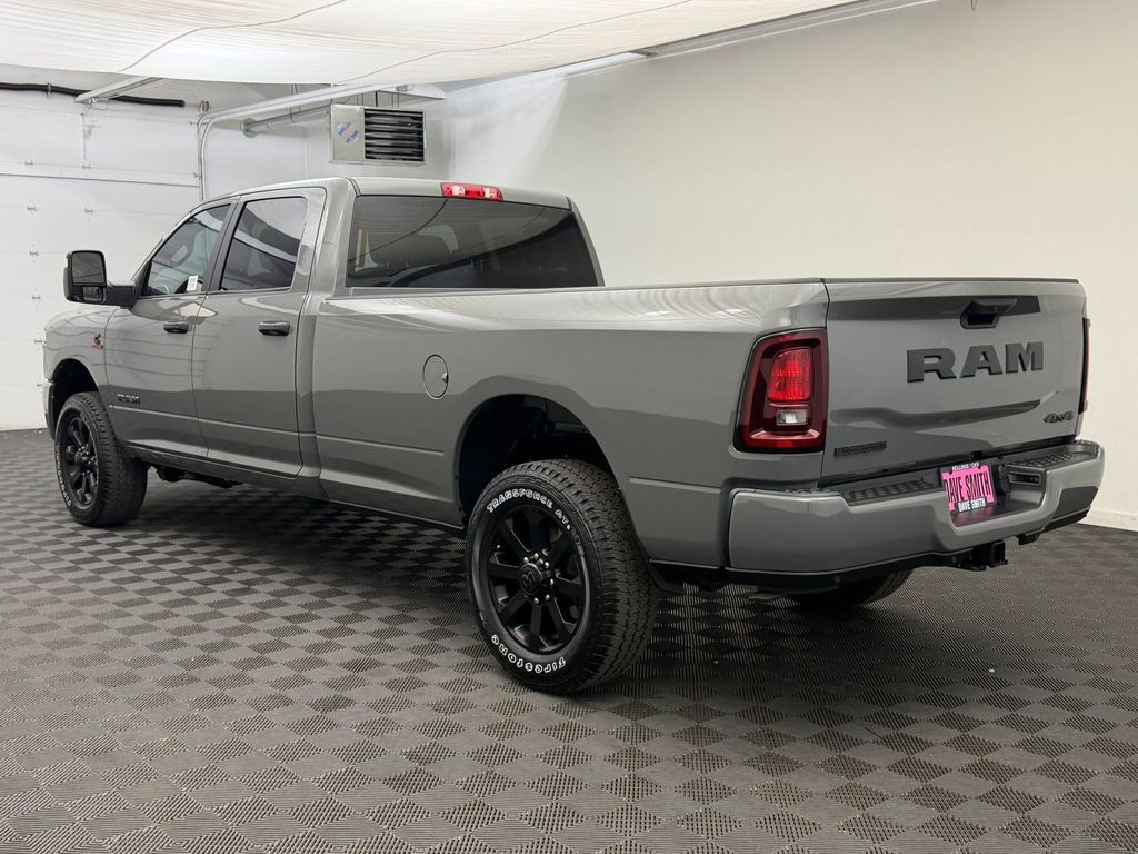 New 2026 Ram 3500 BIG HORN CREW CAB 4X4 8' BOX Pickup