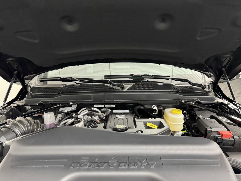 2025 RAM 3500 Limited - Photo 33