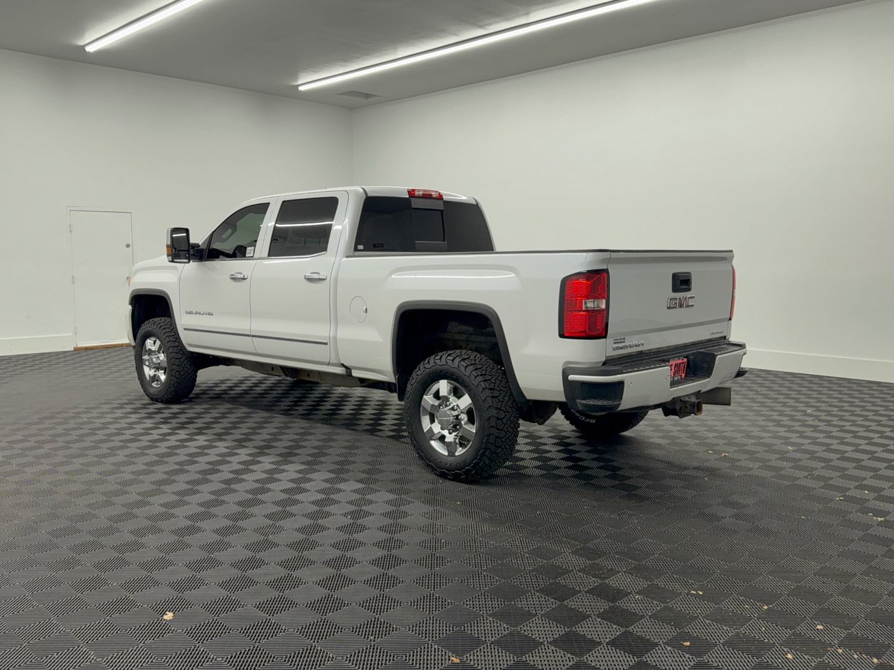 Used 2019 GMC Sierra 2500HD Denali Truck Crew Cab