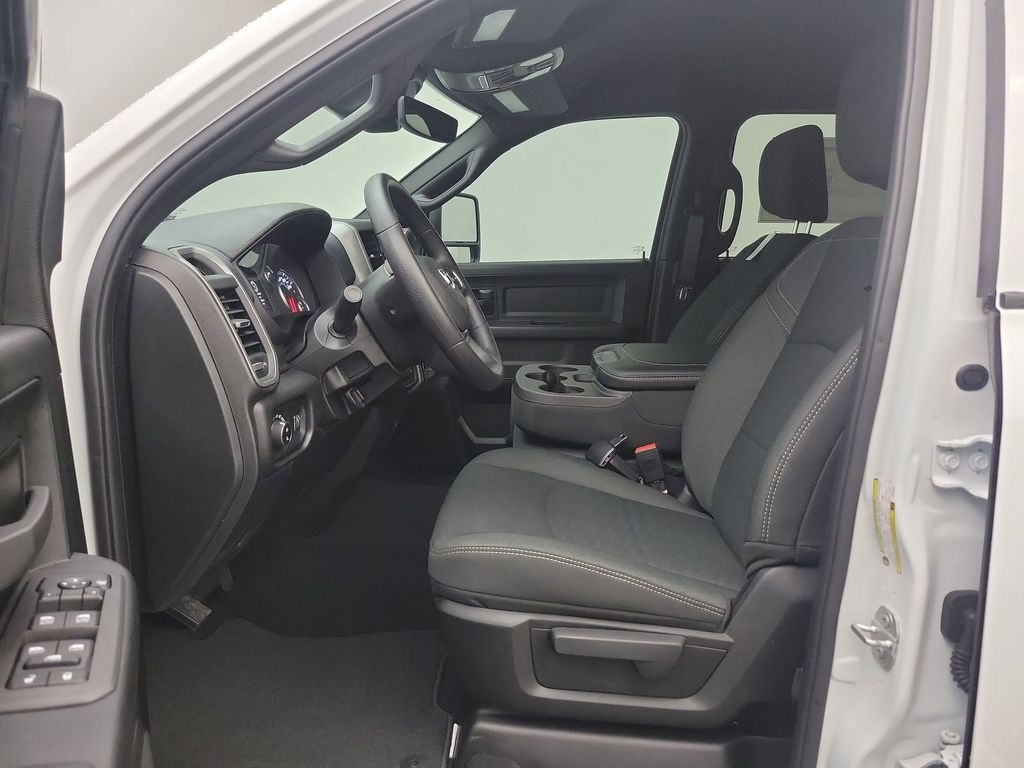 2026 Ram 2500 Tradesman photo 4