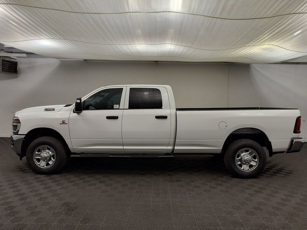 New 2026 Ram 3500 TRADESMAN CREW CAB 4X4 8' BOX Pickup