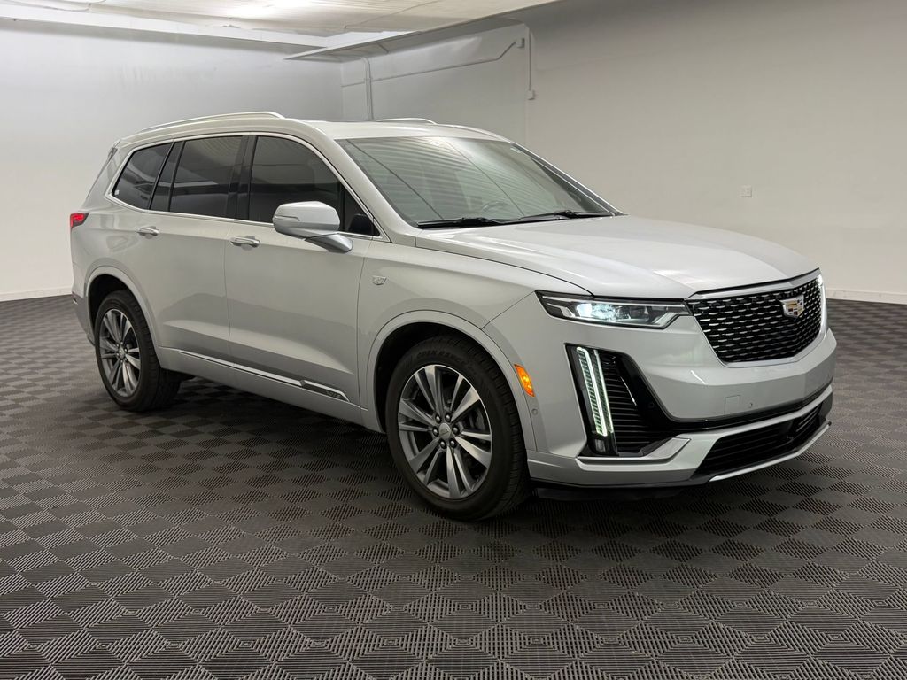 XT6 Premium Luxury SUV