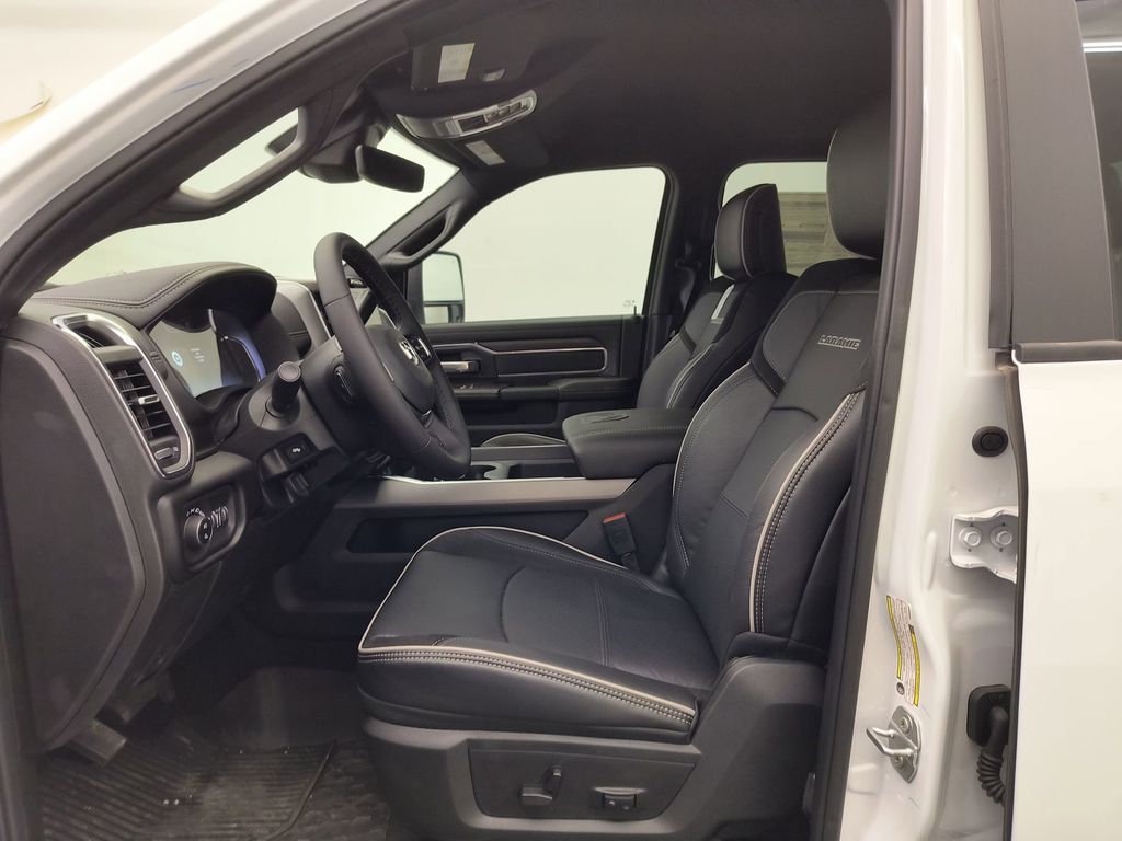 2025 Ram 2500 Laramie photo 4
