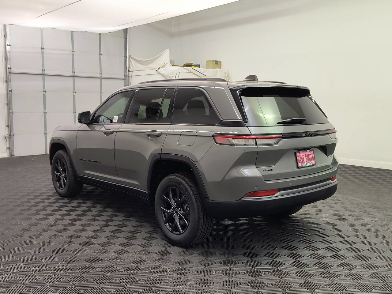 New 2027 Jeep Grand Cherokee 2 Row LAREDO 4X4 Sport Utility