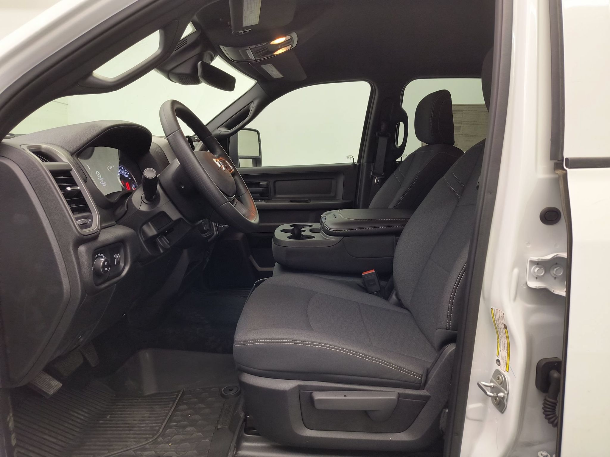 2025 RAM 2500 Tradesman - Photo 4