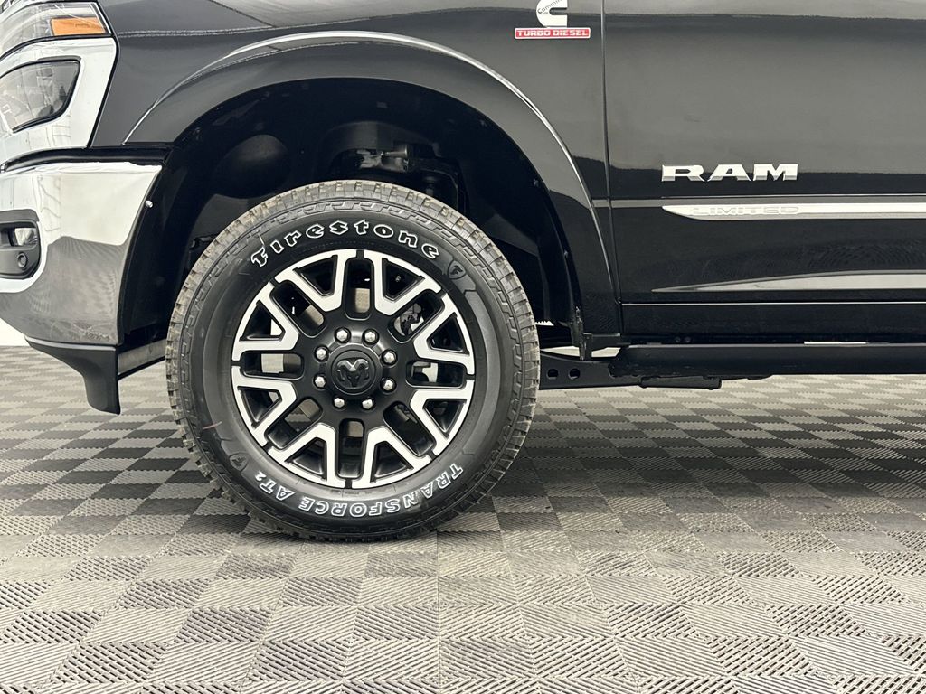 2025 RAM 3500 Limited - Photo 10