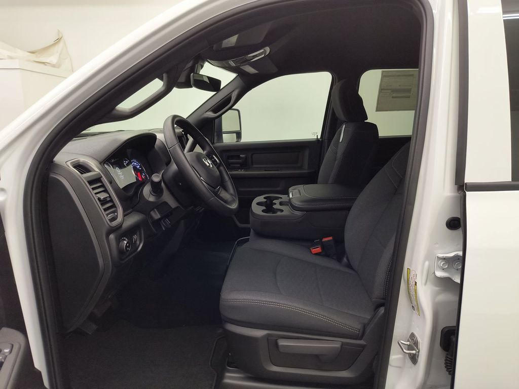 2026 Ram 2500 Tradesman photo 4