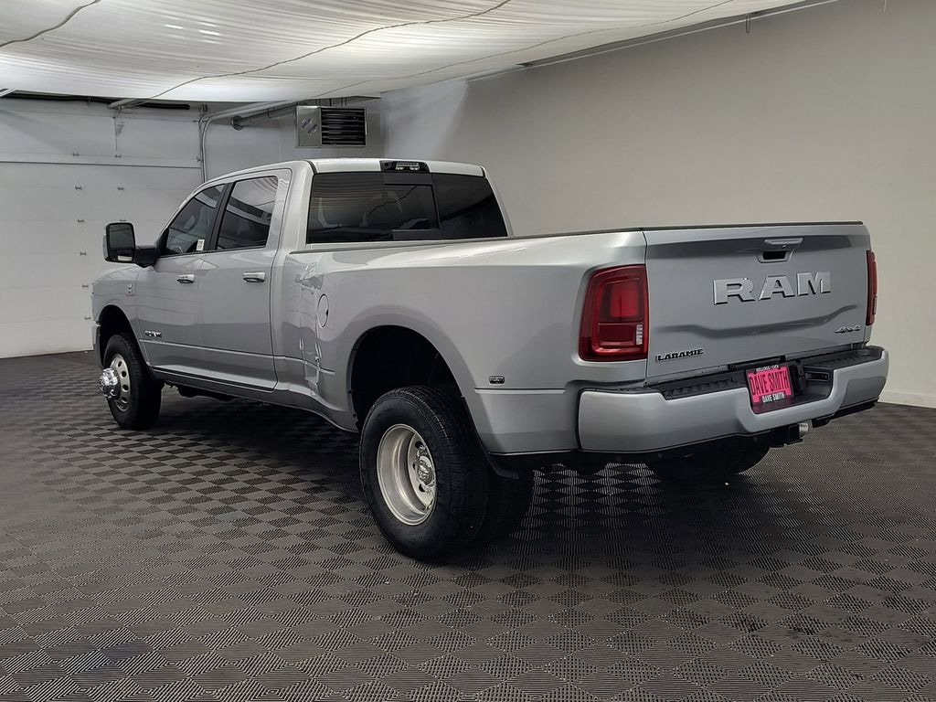 New 2026 Ram 3500 LARAMIE CREW CAB 4X4 8' BOX Pickup