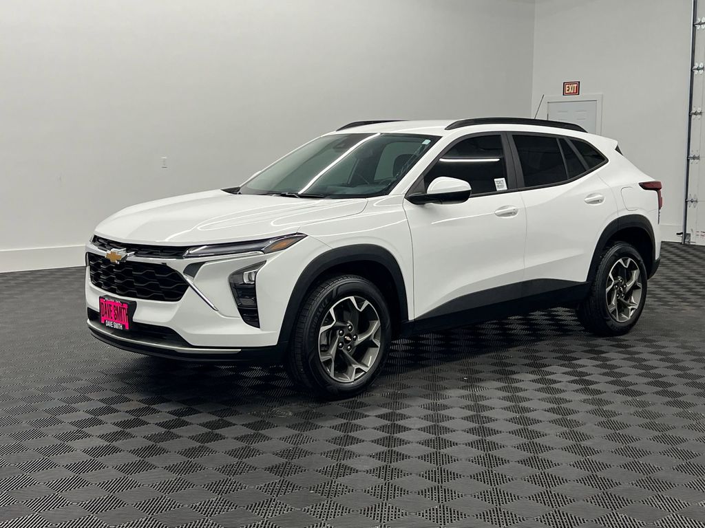 2024 Chevrolet Trax LT's photo