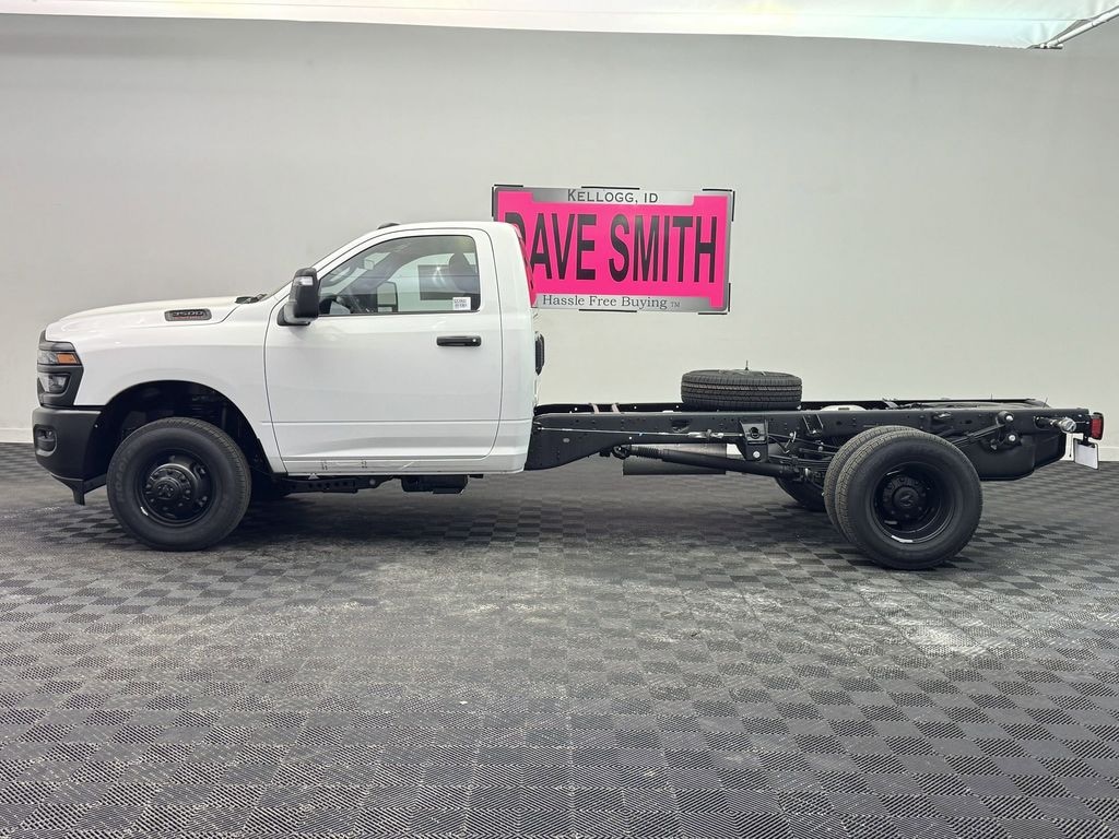New 2025 Ram 3500 Chassis Cab 3500 TRADESMAN CHASSIS REGULAR CAB 4X4 84' CA Pickup
