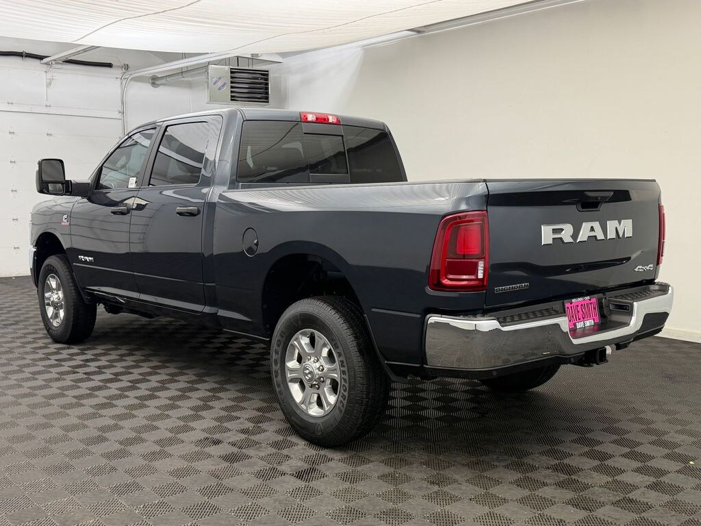 New 2026 Ram 3500 BIG HORN CREW CAB 4X4 6'4 BOX Pickup