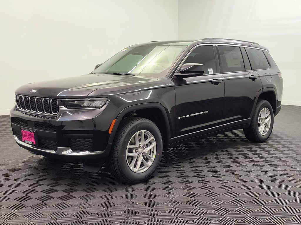 2025 Jeep Grand Cherokee L Laredo's photo