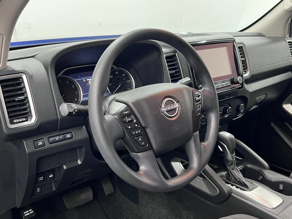 Frontier SV Truck Crew Cab