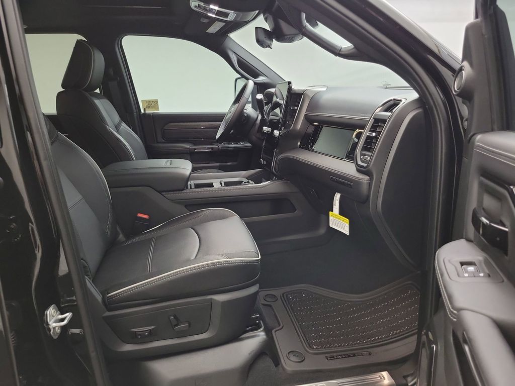 2025 RAM 3500 Limited - Photo 27