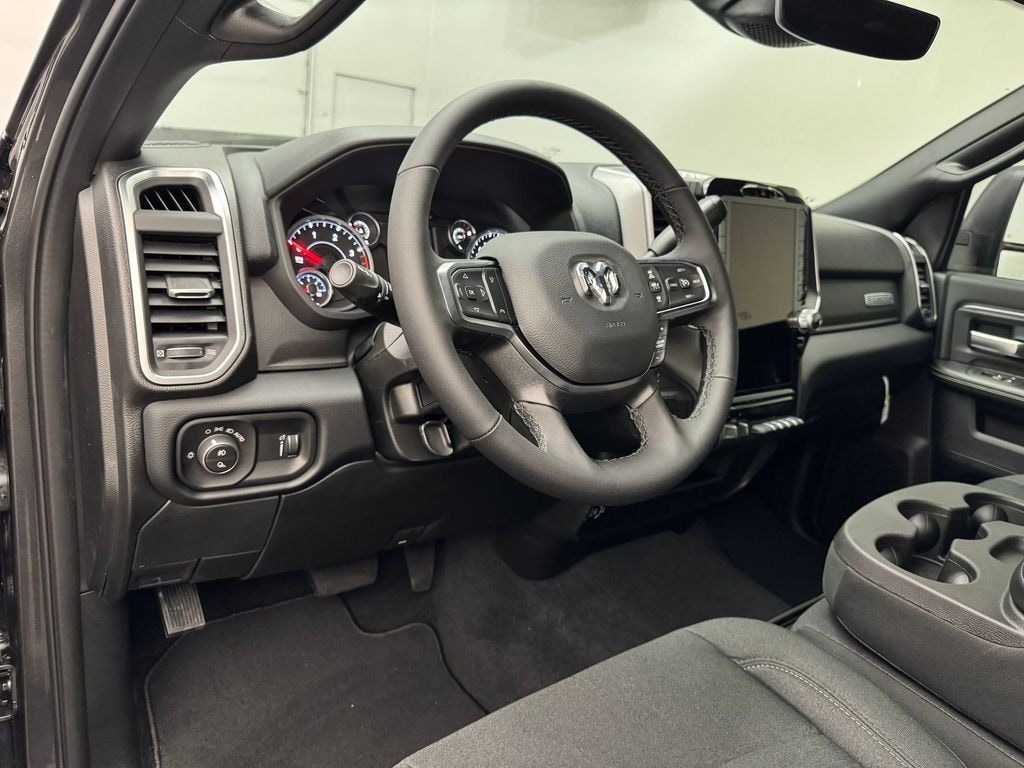 New 2026 Ram 3500 BIG HORN CREW CAB 4X4 6'4 BOX Pickup