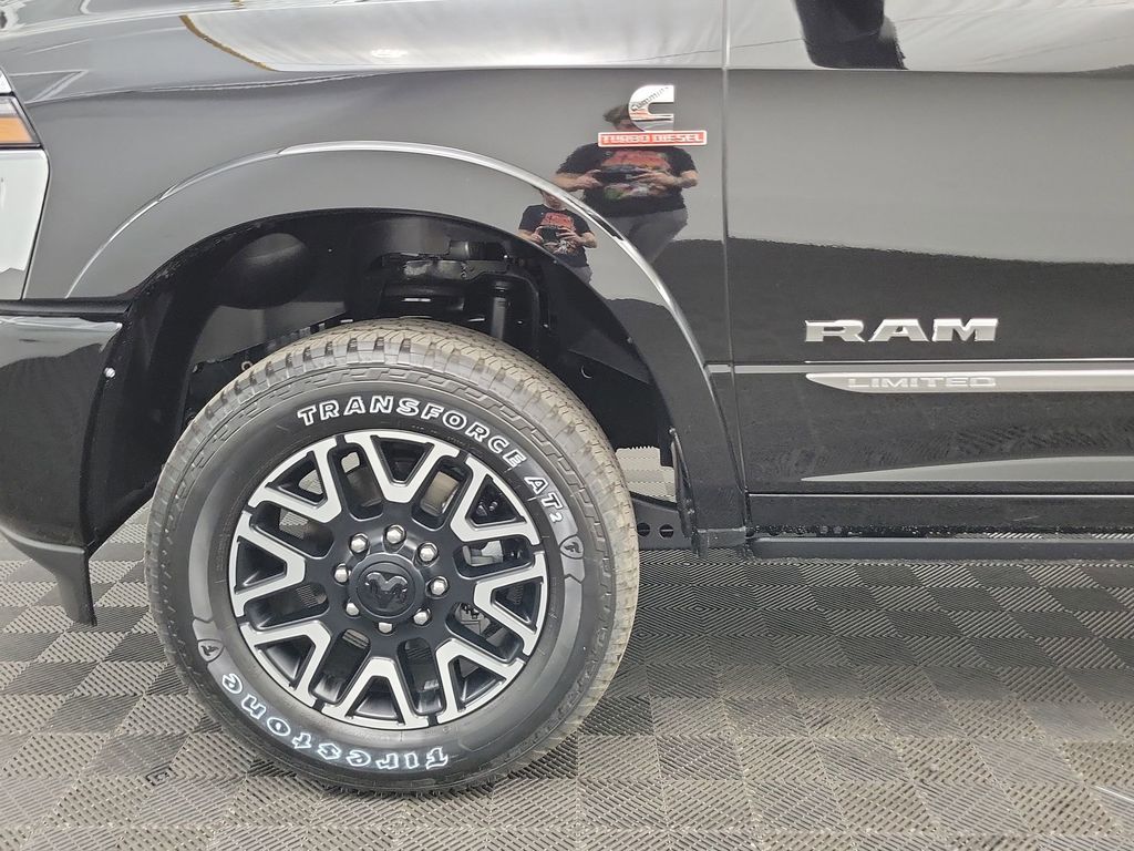 2025 RAM 3500 Limited - Photo 9