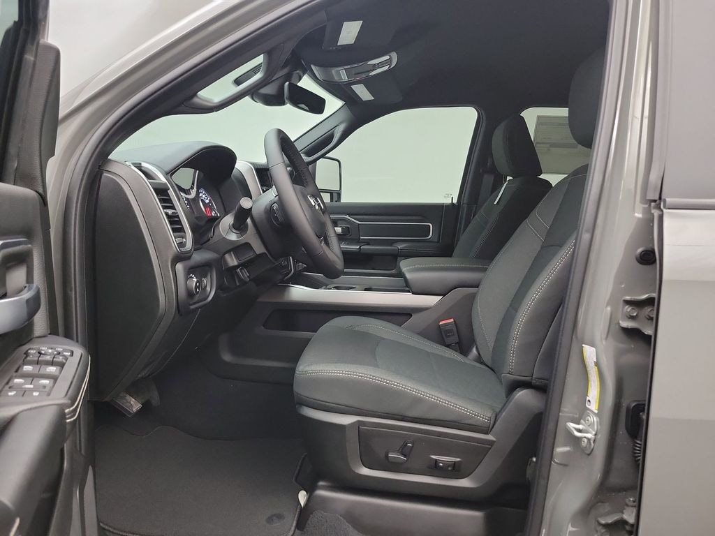 New 2026 Ram 2500 BIG HORN CREW CAB 4X4 6'4 BOX Pickup