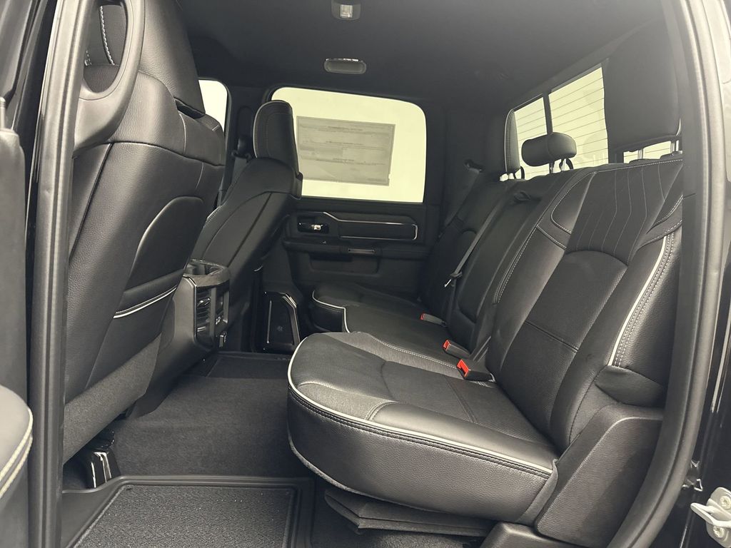 2025 RAM 3500 Limited - Photo 11