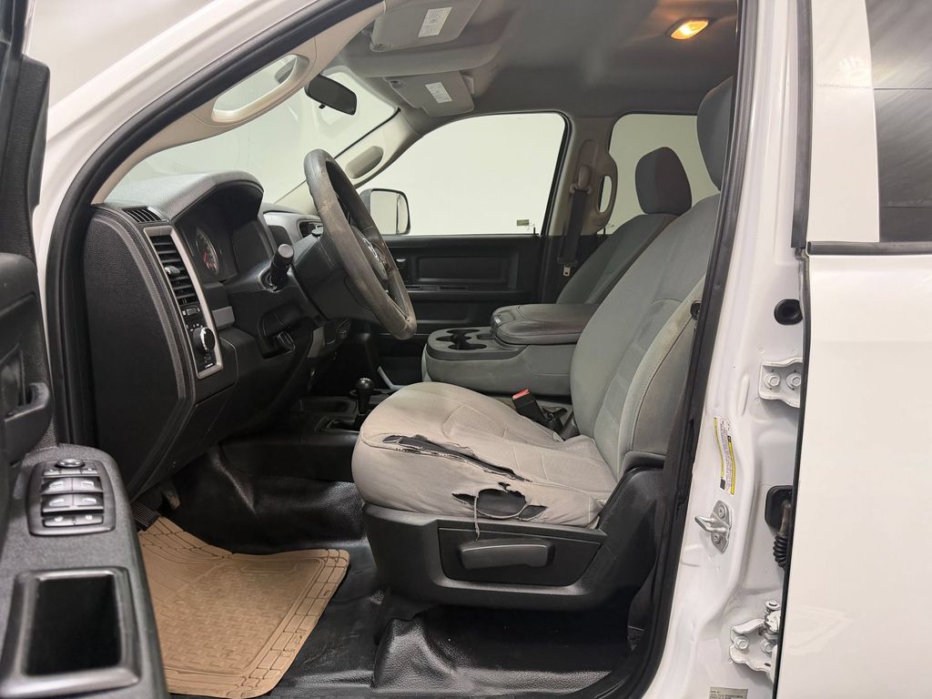 5500 Chassis Tradesman/SLT/Laramie Truck Crew Cab