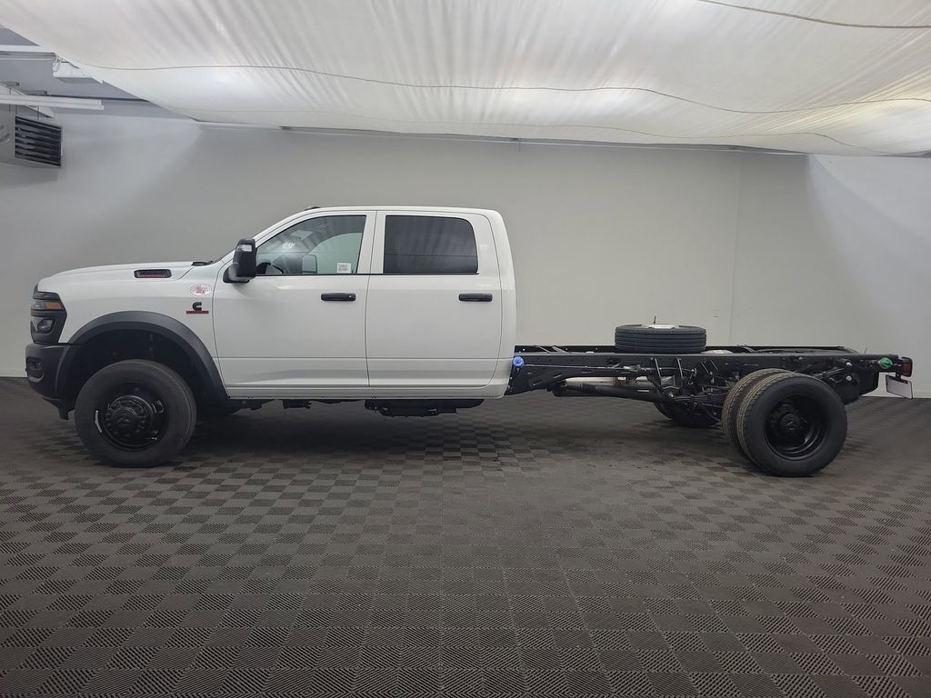 New 2026 Ram 5500 Chassis Cab TRADESMAN CREW 4X4 84' CA Pickup