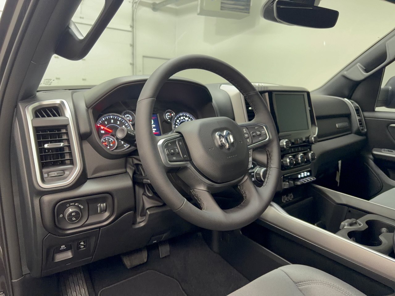 New 2027 Ram 1500 BIG HORN CREW CAB 4X4 6'4 BOX Pickup