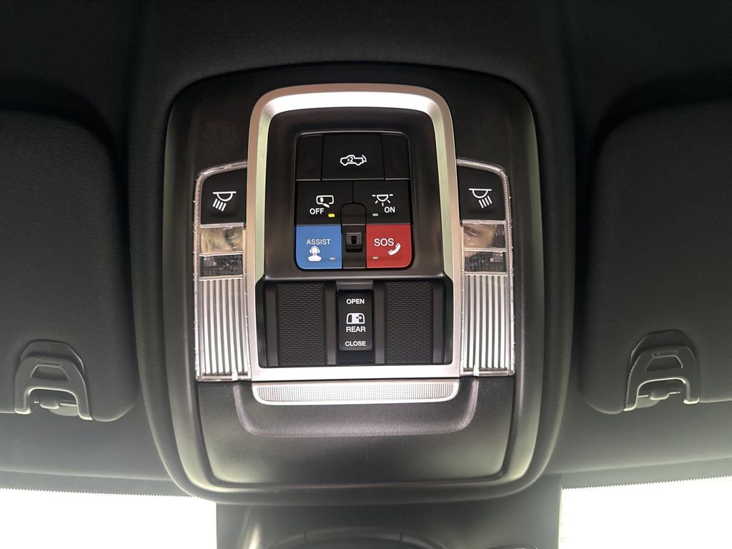 2025 RAM 3500 Limited - Photo 14