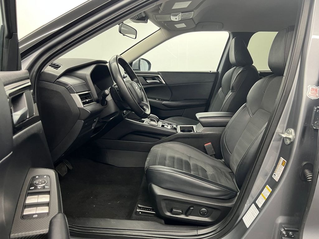 Used 2024 Mitsubishi Outlander SE SUV