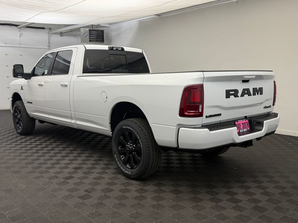 New 2026 Ram 3500 LARAMIE CREW CAB 4X4 8' BOX Pickup