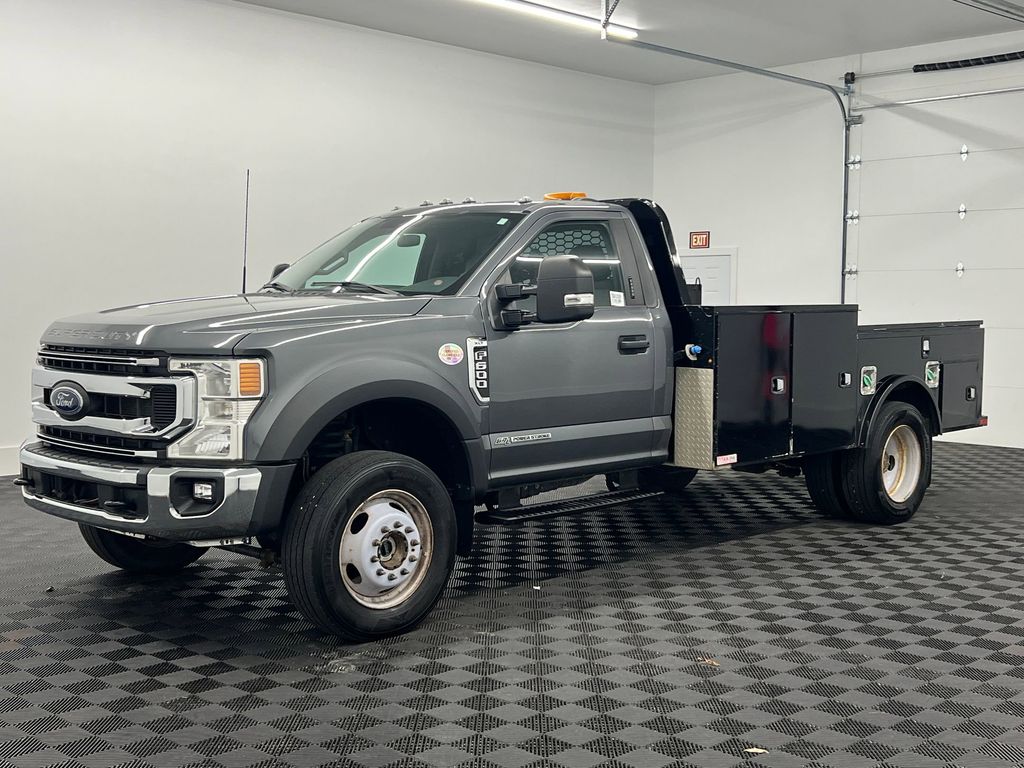 2022 Ford F-600 Super Duty Chassis Cab XLT's photo